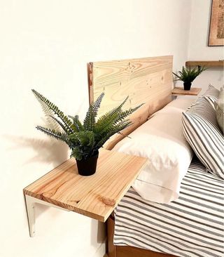 Cabecero + mesitas noche pino