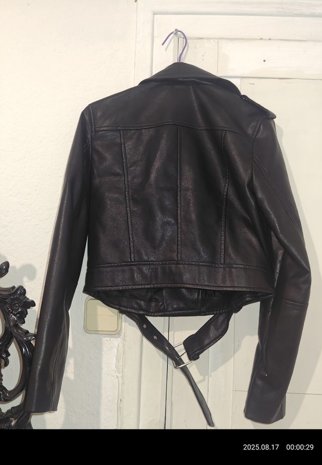 Chaqueta negra Stradivarius M