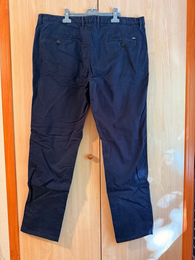 Pantalones chinos Cortefiel azul marino talla 50