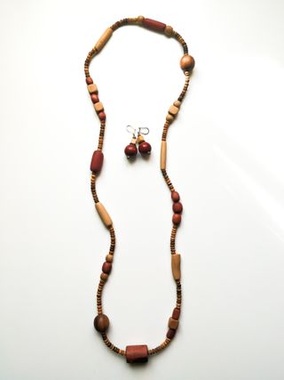 Collar y pendientes madera