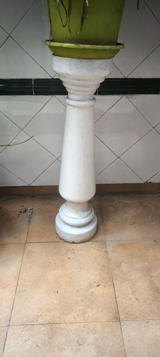 Columna decorativa granito