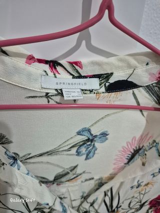Blusa floral manga larga