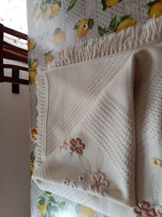 Copriletto matrimoniale beige lana misto acrilico