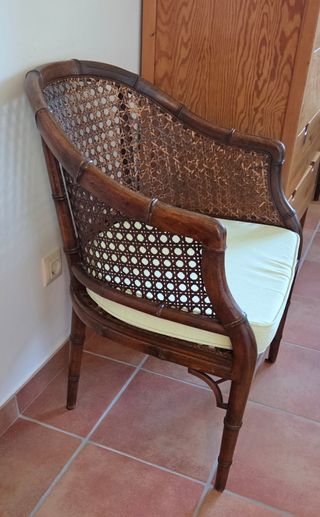 Butaca de bambú marrón