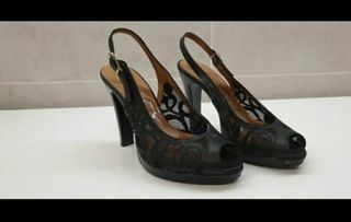 Zapatos negros de tacón
