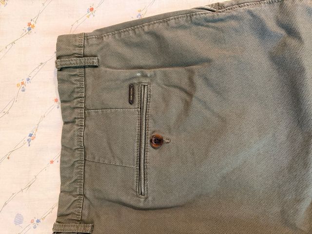 Pantalón chino Cortefiel verde oliva talla 50