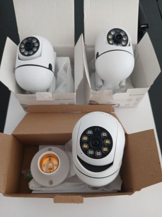 3 Cámaras IP WiFi Seguridad.  2 pared 1 de bombill