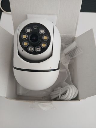 3 Cámaras IP WiFi Seguridad.  2 pared 1 de bombill