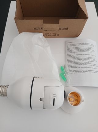 3 Cámaras IP WiFi Seguridad.  2 pared 1 de bombill