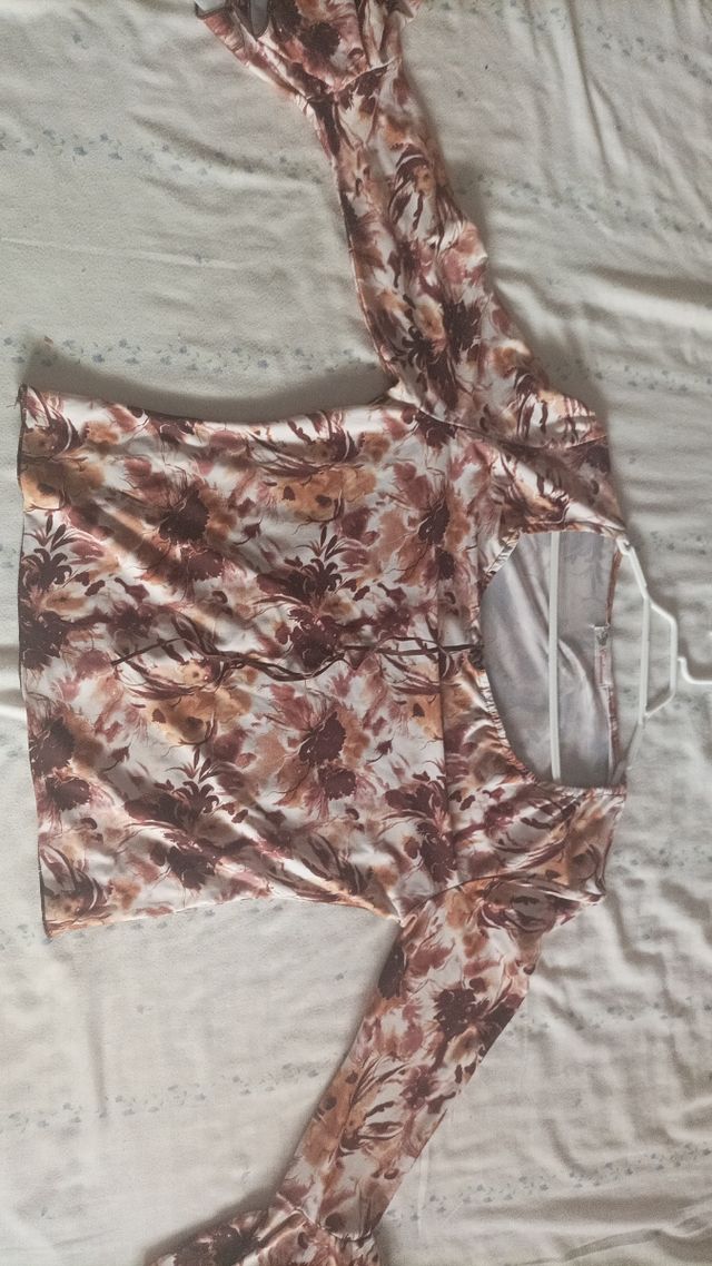 Blusa estampada marrón y beige