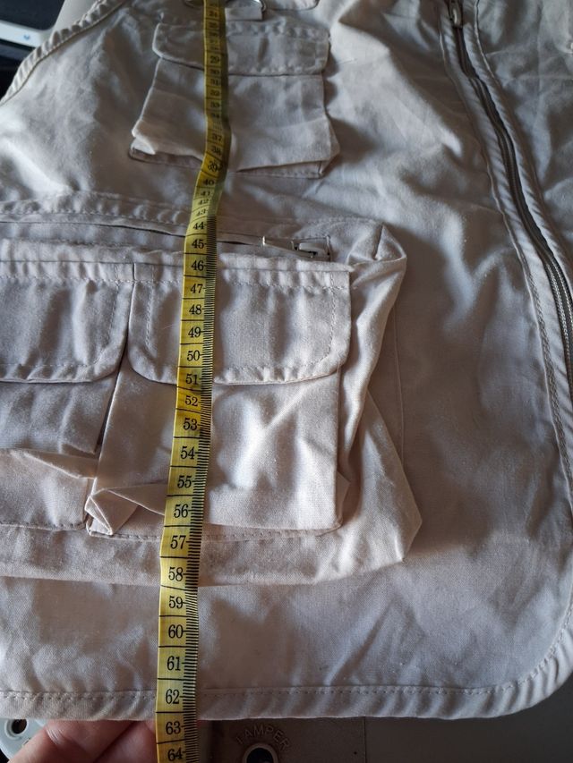 Chaleco utilitario beige