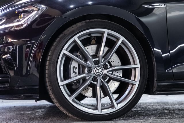 Volkswagen Golf R310CV (2018)