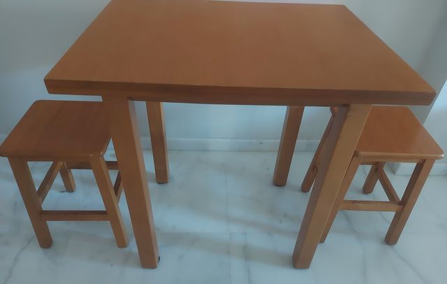 Tavoli in legno per bar