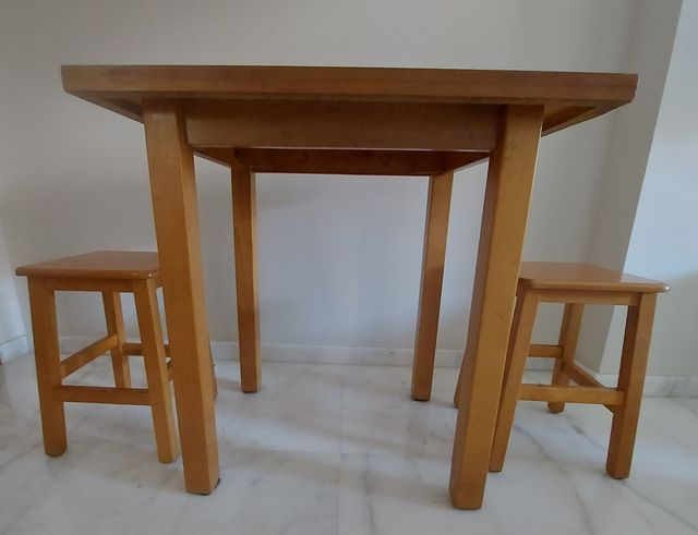 Tavoli in legno per bar