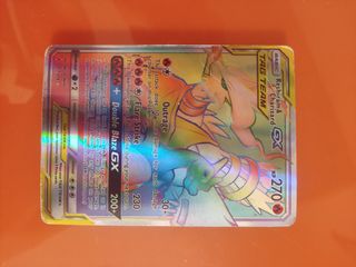 Carta Pokémon Reshiram & Charizard GX 217/214