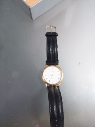 Reloj Lotus cuarzo dorado