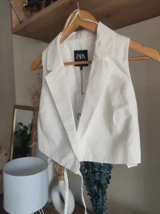 Chaleco traje Zara blanco lazada cruzado