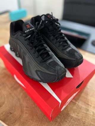 Zapatillas NIKE SHOX negras 39