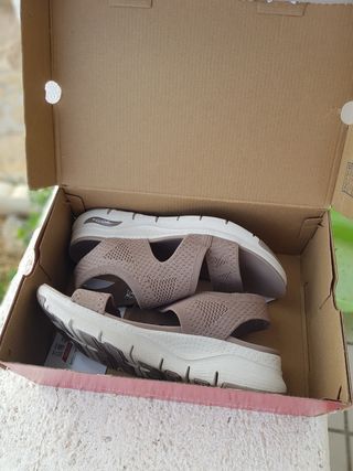 Sandalias Skechers ArchFit Vegan - 41