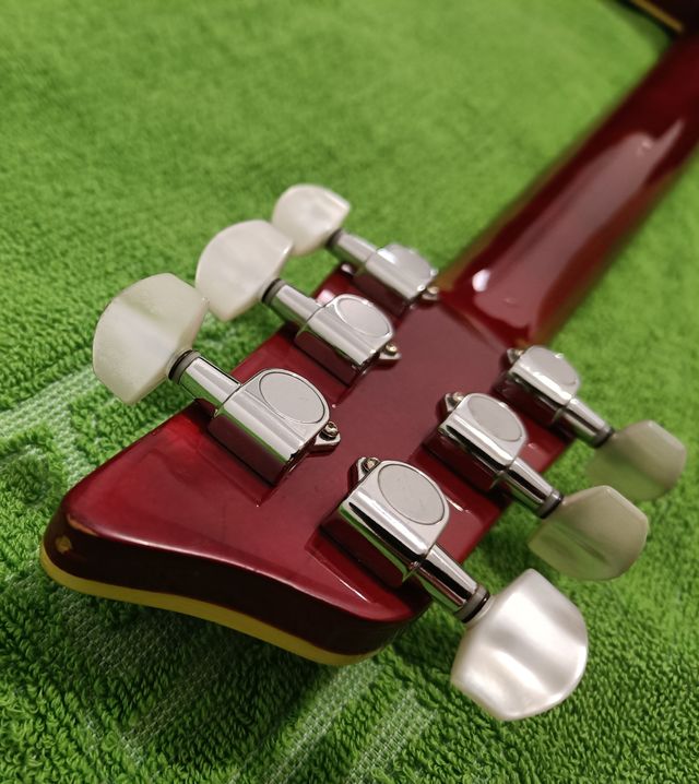 Guitarra electroacústica Silverian Factory