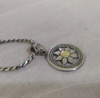 Cadena plata quemada y dije flor Ceibo