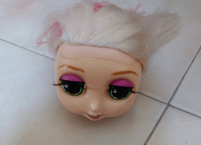 Muñeca - Pelo largo suave