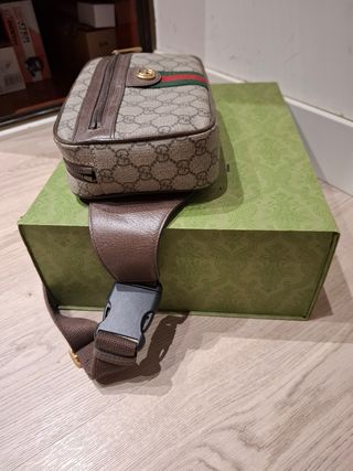 Riñonera , bolso Gucci original piel marrón. 