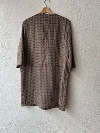 Vestido marrón y blanco estampado