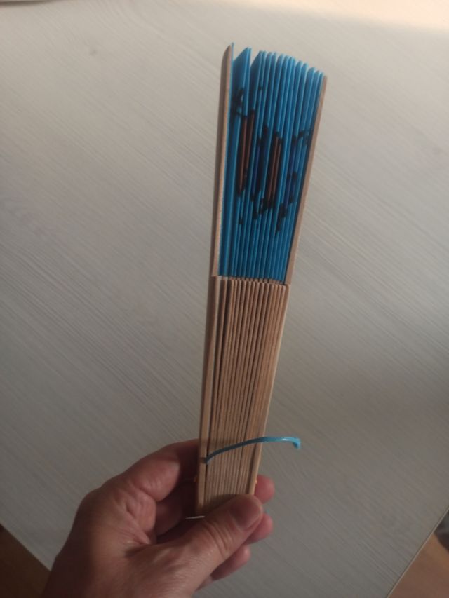 Abanico pintado a mano
