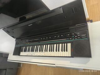Piano Casio CT-6500