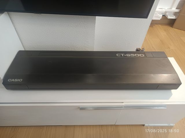 Piano Casio CT-6500