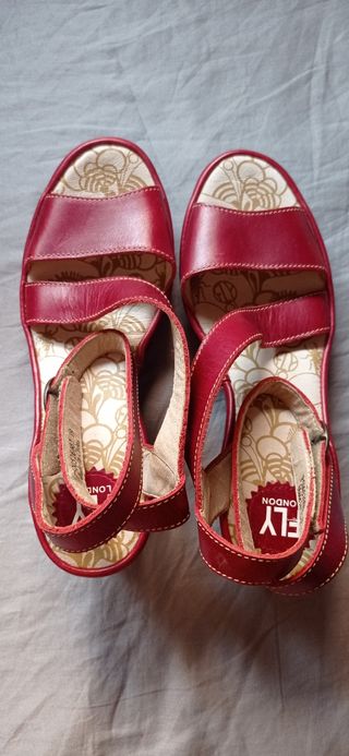Sandalias FLY London cuña