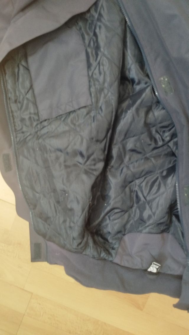 Abrigo pádel azul marino.