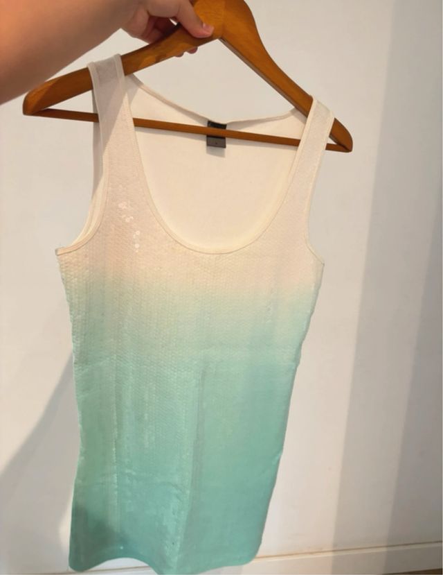 Blusa blanca y verde agua