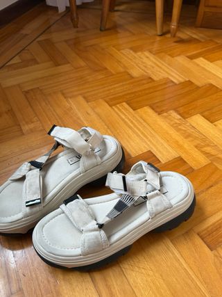 Sandalias Zara plataforma blancas-negras 40