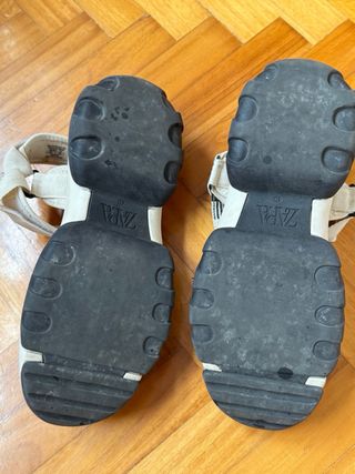 Sandalias Zara plataforma blancas-negras 40