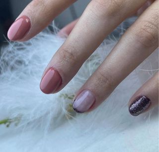UÑAS ACRILICAS 