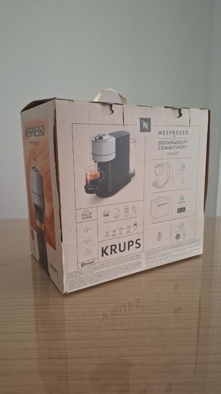 Cafetera Nespresso Vertuo Next Roja