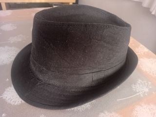 Sombrero fedora negro