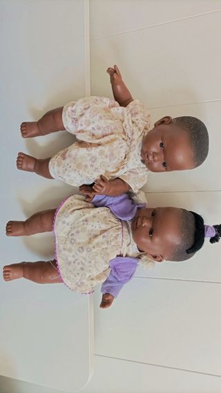 2 Muñecos bebé - morenitos
