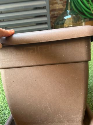 3 Maceteros  variados.