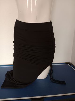 Falda negra ajustada Licra