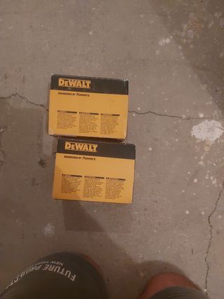 Clavos Dewalt 30mm x 2.6mm (x2000)