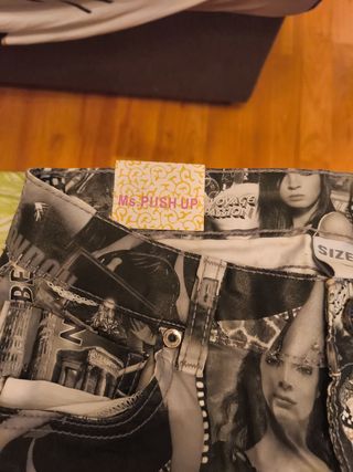 Pantalones push up grises y negros