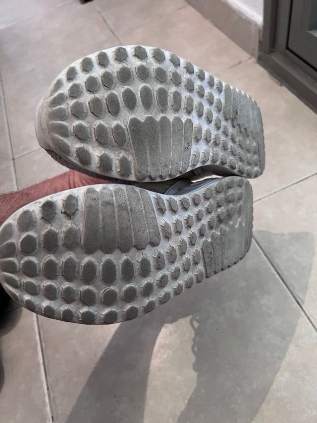 Zapatillas Adidas mujer beige/blancas