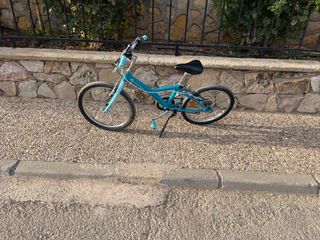 Bicicleta niño o niña btwin practicamente nueva