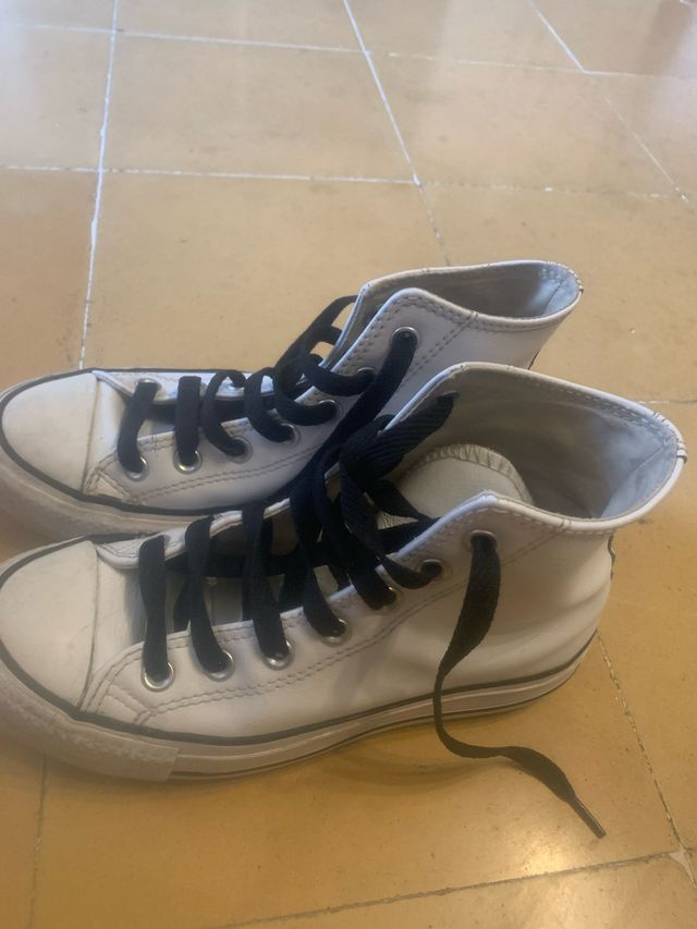 Converse blancas altas