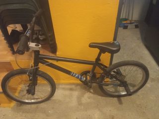 BMX negra para niños
