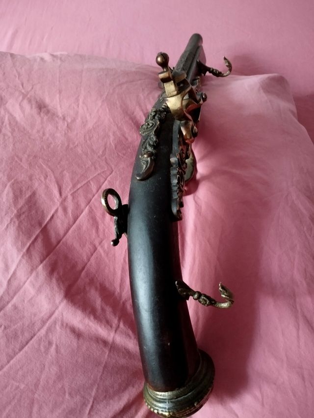 Pistola decorativa antigua colgador de llaves