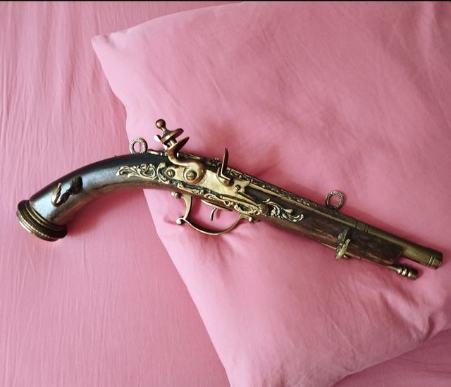 Pistola decorativa antigua colgador de llaves